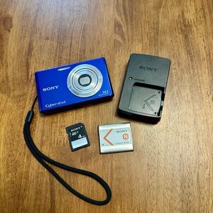 Sony Cyber-Shot DSC-W330 in Blue